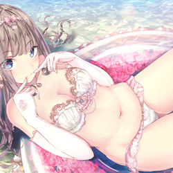 This is a pixiv picture whose title is お姫様水着.