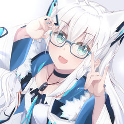 This is a pixiv picture whose title is 新衣装めがねフブキちゃん！.