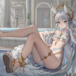 This is a pixiv picture whose title is 休息中的白金.