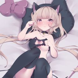 This is a pixiv picture whose title is 着せられ猫.