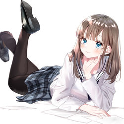 This is a pixiv picture whose title is ローファーの女の子.
