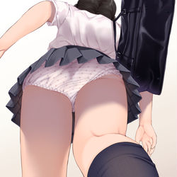 This is a pixiv picture whose title is 田舎のJKさん（立ちのみ）.