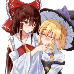 This is a pixiv picture whose title is レイマリ落書き.