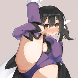 This is a pixiv picture whose title is 美遊ちゃんに令呪で無理矢理I字バランスさせた.