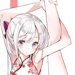 This is a pixiv picture whose title is 妹ちゃんでチャイナ服でI字バランス！.