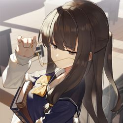 This is a pixiv picture whose title is 裸眼だと目つきが良くない眼鏡ちゃん.