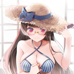 This is a pixiv picture whose title is 水着鳥海さん.
