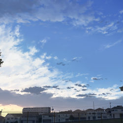 This is a pixiv picture whose title is 明日へ.