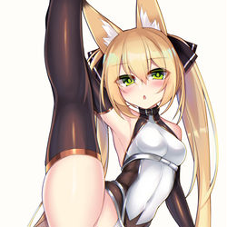 This is a pixiv picture whose title is I字バランス金髪ツインテ退魔師狐ちゃん.