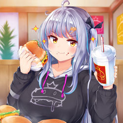 This is a pixiv picture whose title is ハンバーガーと女の子.
