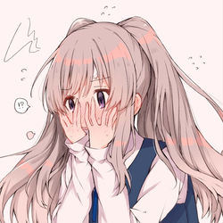 This is a pixiv picture whose title is 色々意識してしまい顔が段々赤くなる霧子.