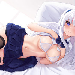 This is a pixiv picture whose title is 摸摸肚子？.