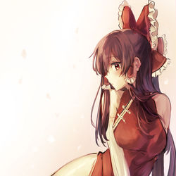 This is a pixiv picture whose title is チャイナ服霊夢.