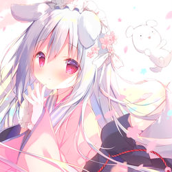 This is a pixiv picture whose title is 和メイドしろいいぬ🍡🌸.