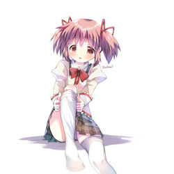 This is a pixiv picture whose title is ニーハイの日.