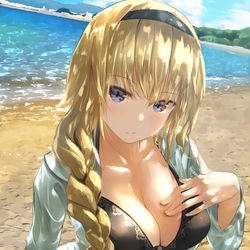 This is a pixiv picture whose title is 水着ジャンヌ.