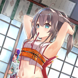 This is a pixiv picture whose title is 正月衣装へ着替え中のまつりちゃん.