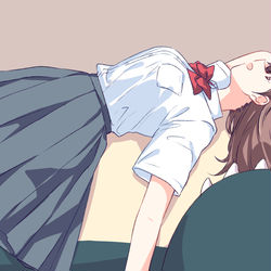 This is a pixiv picture whose title is まったりムードな女子高生(とカビゴン).