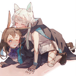 This is a pixiv picture whose title is 🐱🐰.