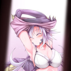This is a pixiv picture whose title is 脱ぎ脱ぎララちゃん.