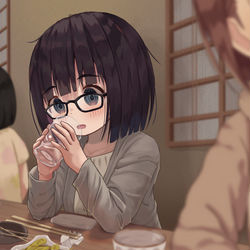 This is a pixiv picture whose title is 職場の飲み会で会話できずに永遠に水を飲んでいるアラサー.