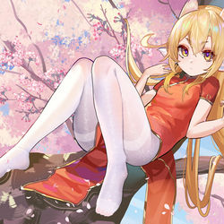 This is a pixiv picture whose title is 摸鱼.