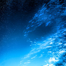 This is a pixiv picture whose title is 青い地平線.