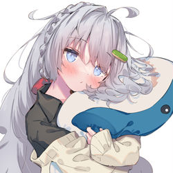 This is a pixiv picture whose title is IKEAのサメ抱えてるえくれあちゃん.