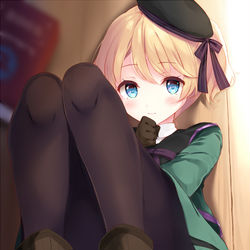This is a pixiv picture whose title is 制服な看板娘.
