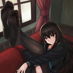 This is a pixiv picture whose title is 窓辺の黒先輩.