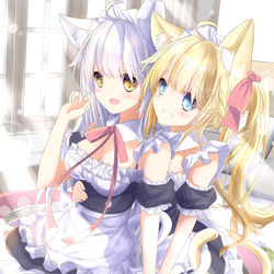 This is a pixiv picture whose title is 猫耳メイド金銀髪ちゃん.