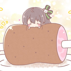 This is a pixiv picture whose title is でっかいマンガ肉の上に乗ってかぶりつくまつりちゃん.