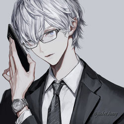 This is a pixiv picture whose title is 白髪メガネくん.