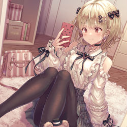 This is a pixiv picture whose title is 自撮り女子📱.