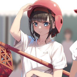 This is a pixiv picture whose title is ヘルメットが大きい玉入れ係.