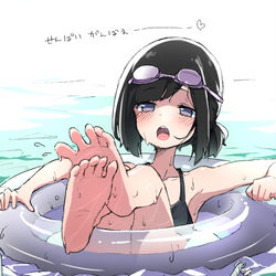 This is a pixiv picture whose title is 浮き輪をひっぱってくれる先輩にエールを送るガール.