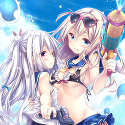 This is a pixiv picture whose title is 海で姉妹とあそぼう！.