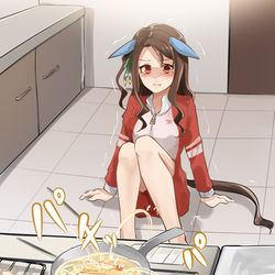 This is a pixiv picture whose title is エビフライをあげるキングヘイロー.