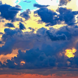 This is a pixiv picture whose title is 空の色数.