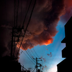 This is a pixiv picture whose title is 雲33.