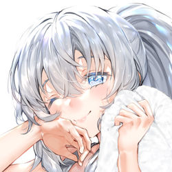 This is a pixiv picture whose title is 銀髪少女.