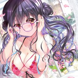 This is a pixiv picture whose title is メガネ×花びら×ランジェリー.