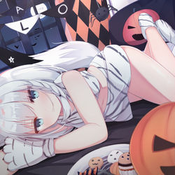 This is a pixiv picture whose title is Trick or Treat.