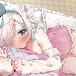This is a pixiv picture whose title is 『ご主人、一緒にお休みしませんか？』.