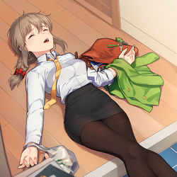 This is a pixiv picture whose title is 残業で靴を脱ぐ力もないちひろさん。.