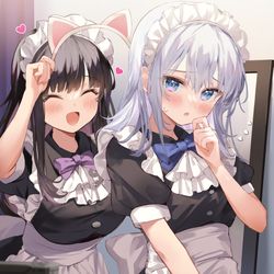 This is a pixiv picture whose title is 「この服、ちょっと恥ずかしいんだけど……」.