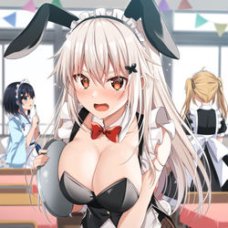 This is a pixiv picture whose title is 「なんか私のメイド服だけおかしくない！？」.