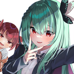 This is a pixiv picture whose title is 自撮りの邪魔をする船長.