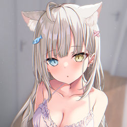 This is a pixiv picture whose title is 一緒に寝てもいい…？.