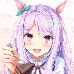 This is a pixiv picture whose title is トレーナーにケーキを食べさせるマックイーン.